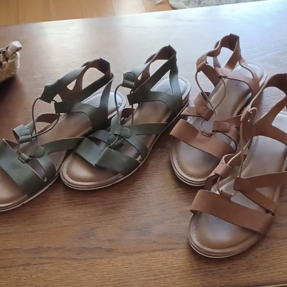 Shoe bundle Womens sandals time and tru olive and tan color size 10 never worn - Picture 2 of 5